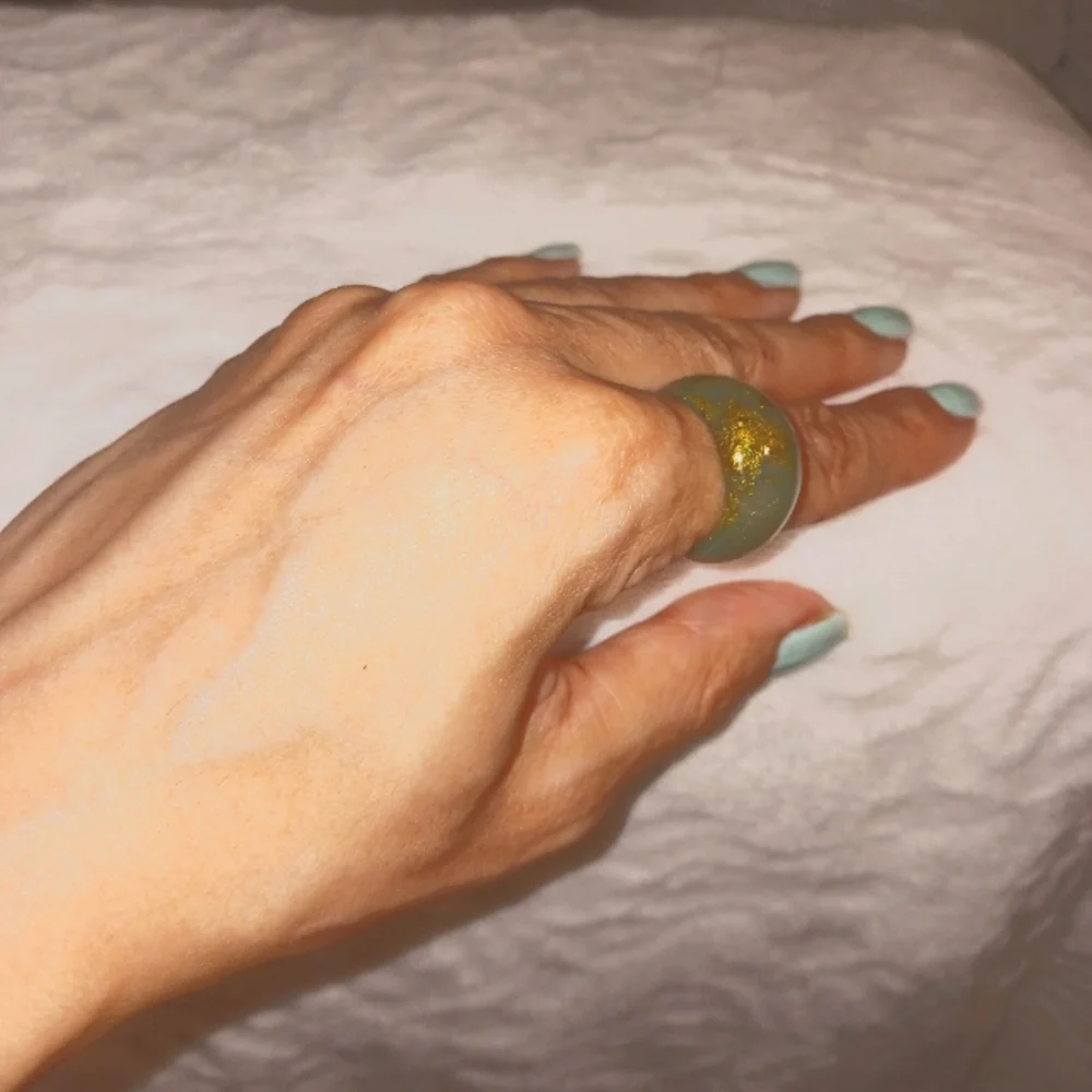 NEW ACRYLIC RING - Picture 4 of 4